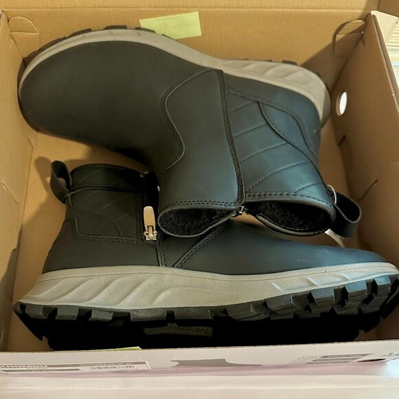 Khombu Women's Dusk All Weather Boot Size 9 Black Memory Foam Comfort (NEW) - Picture 10 of 16